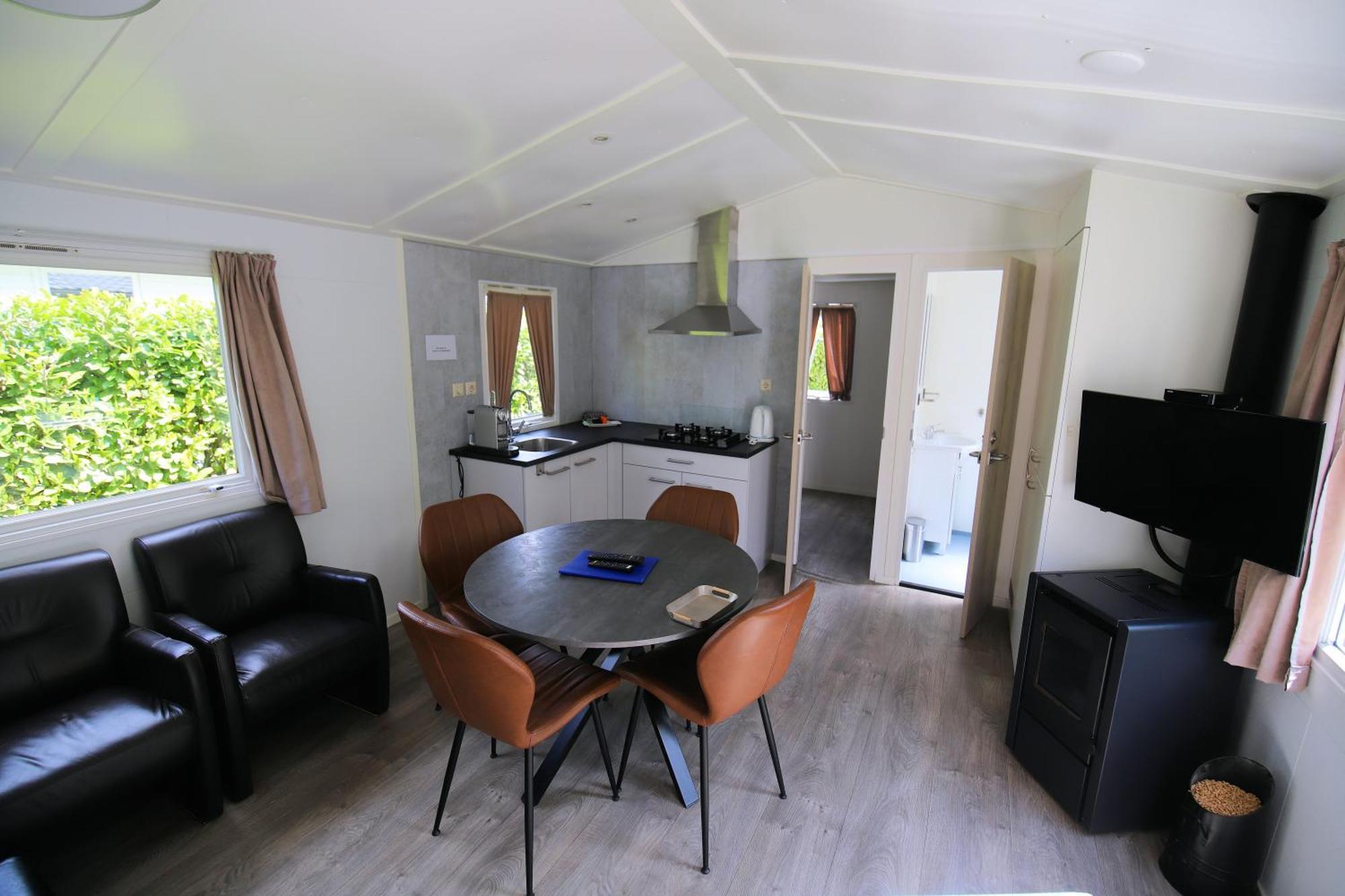 Charmante Woning Op Rustig Park Met Fietsen Epe Luaran gambar
